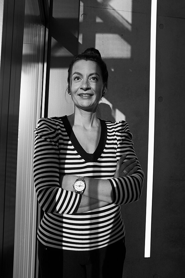 Portraitbild Nina Glanz Portraitbild Nina Glanz